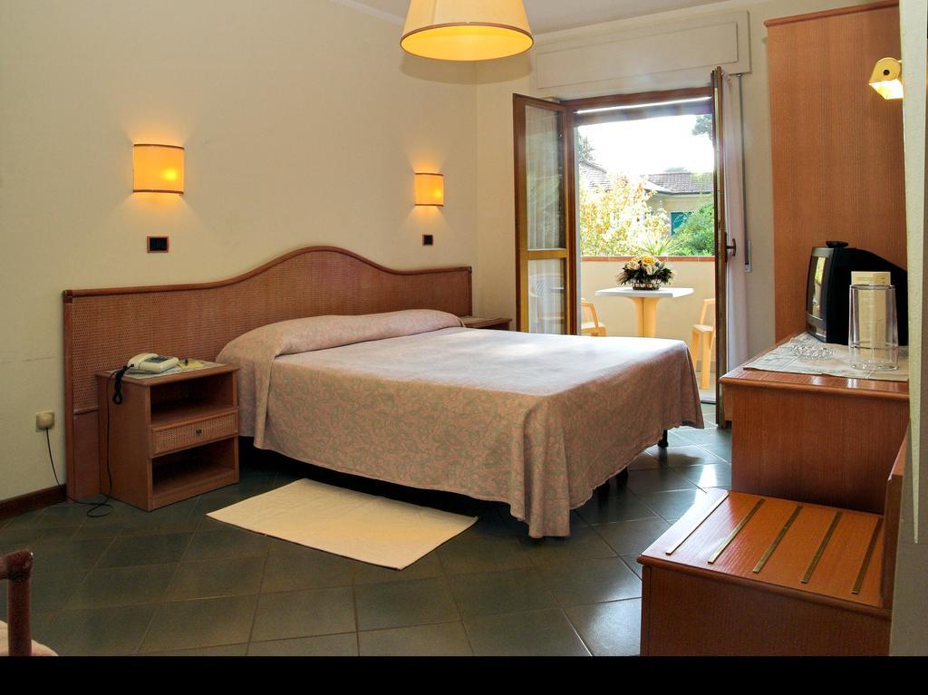 Hotel Kyrton Forte dei Marmi Oda fotoğraf